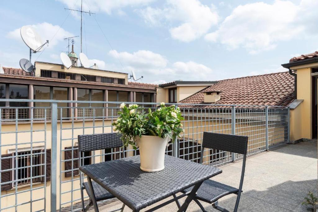 Elegant 2 Bedrooms Apartments Near Duomo Milánó Kültér fotó